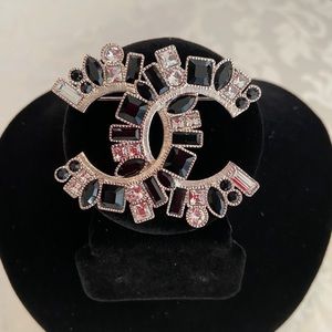 CHANEL Happy Emoji XL brooch